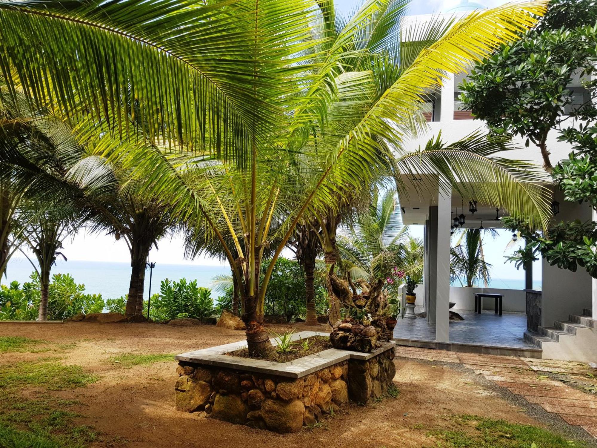 אונה ואטונה Rumassala Villas מראה חיצוני תמונה