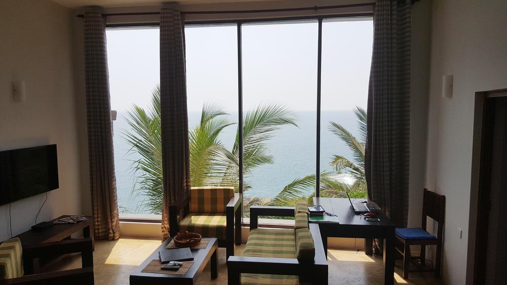 אונה ואטונה Rumassala Villas מראה חיצוני תמונה