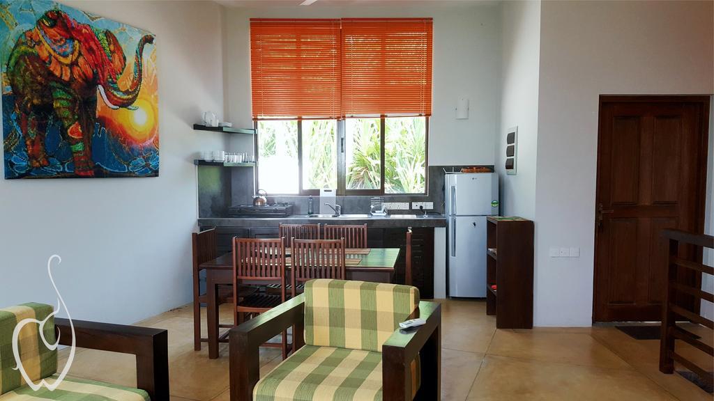 אונה ואטונה Rumassala Villas מראה חיצוני תמונה
