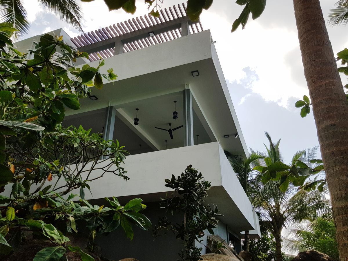 אונה ואטונה Rumassala Villas מראה חיצוני תמונה