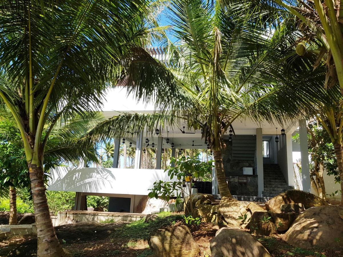 אונה ואטונה Rumassala Villas מראה חיצוני תמונה